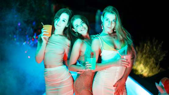 [Dorcel Club] Sybil, Alexis Crystal, Ellie Leen – Girls Hot Summer Night