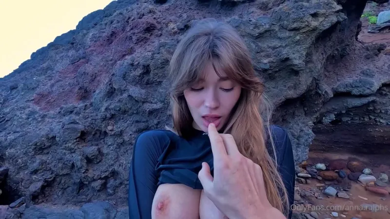 OnlyFans – Anna Ralphs Fucked On The Beach